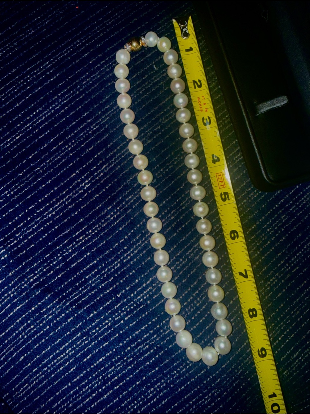 Elegant South Sea White Pearl Necklace with 14 K Gold Accent clasp 10 mm.. - Picture 6 of 8
